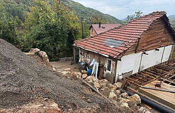 Bartın'da yağış heyelana neden oldu