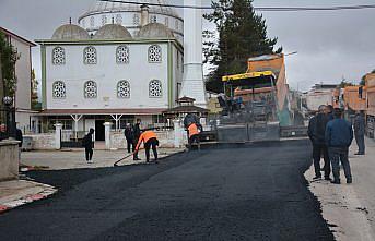 Başçiftlik Belediyesi asfalt yol çalışması yapıyor