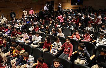 Bayburt'ta kırsalda yaşayan öğrenciler sinema keyfi yaşadı