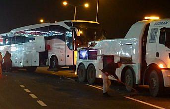 Bolu Dağı'nda tır ile otobüsün çarpıştığı kaza ulaşımı aksattı