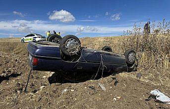 Çorum'da devrilen otomobildeki 4 kişi yaralandı