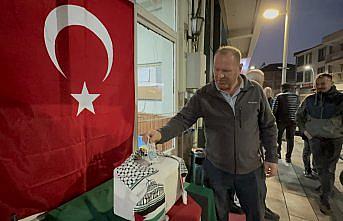 Düzce'de bir esnaf günlük gelirini Gazze'ye bağışladı