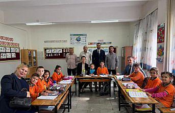 Gerze Kaymakamı Büyüker'den ilkokul ziyareti