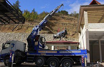 Gümüşhane'de uçuruma yuvarlanan otomobil sürücüsü yaralandı