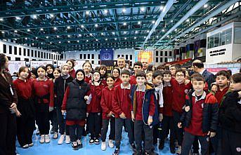 İlkadım Belediye Başkanı Kurnaz'dan bilim şenliğine ziyaret