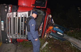 Kastamonu'da tır ile otomobil çarpıştı, 2 kişi yaralandı