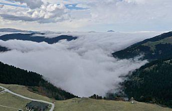 Kümbet Yaylası'nda sis havadan görüntülendi