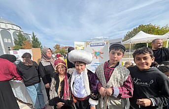 Laçin'de öğrenciler Filistin yararına kermes düzenledi