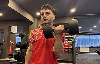 Milli bilek güreşçi İsmail Hacı Bekar, madalyaya doymuyor