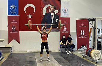 Milli halterci Türkan Beşikçi, Dünya Halter Şampiyonası'na hazırlanıyor