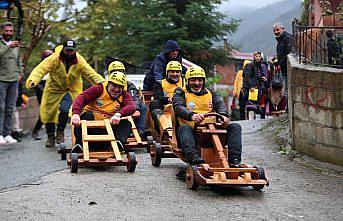 Rize'de tahta arabalar yağmura rağmen “Laz Ralli“de yarıştı