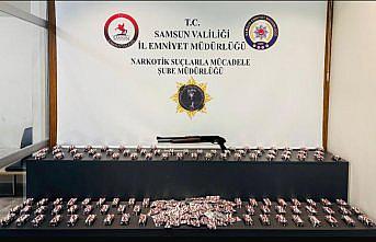 Samsun'da 9 bin 72 sentetik ecza hapı ele geçirildi
