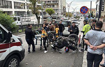 Samsun'da dolmuşla çarpışan motosikletin sürücüsü yaralandı