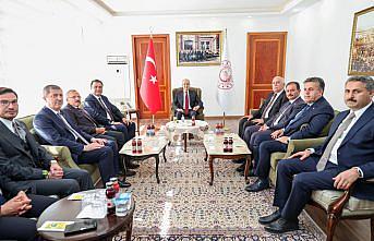 TBMM Başkanı Kurtulmuş, Tokat'ta Valilik ve Belediyeyi ziyaret etti