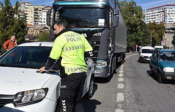 Trabzon'da 4 aracın karıştığı kazada hasar meydana geldi