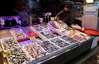 Trabzon'da hamsinin kilogramı 75 liradan satılıyor