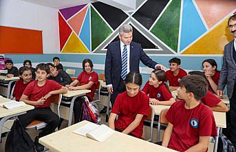 Vali Ergün, Hopa'da öğrencilerle bir araya geldi