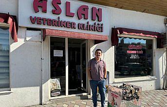 Veteriner hekim ücretsiz mama dağıttı