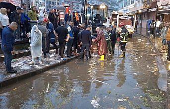 Zonguldak'ta sağanak hayatı olumsuz etkiliyor