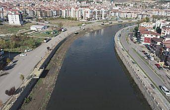 Amasya Yeşilırmak’ta temizlik çalışması başlatıldı