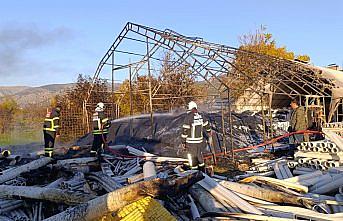 Amasya'da iş yerinin deposunda çıkan yangın hasara yol açtı