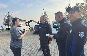 Bartın'da temizlik işçisi yolda bulduğu cüzdanı sahibine teslim etti