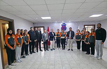 Başarılı sporcular Bayat Belediye Başkanı Ünlü'yü ziyaret etti