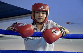 Boksa başladığı yıl Türkiye şampiyonu ve Avrupa ikincisi oldu