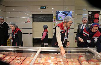 Bolu'da alış veriş merkezinde gıda satışı yapan işletmeler denetlendi