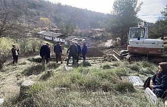 Bolu'da baraj suları altında kalacak mahalledeki kabirler taşınıyor
