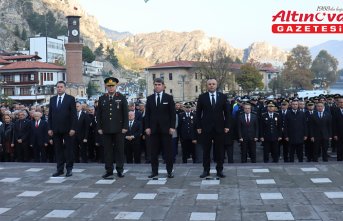 Büyük Önder Atatürk'ü anıyoruz