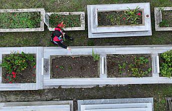Düzce Depremi'nde hayatını kaybedenler mezarları başında anıldı