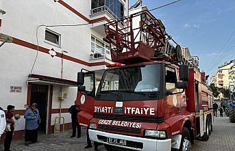 Gerze'de çıkan ev yangınında bir kişi dumandan etkilendi