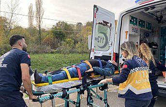 Gerze'de motosikletin bariyere çarpması sonucu 1 kişi yaralandı