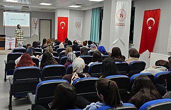 Gümüşhacıköy’de  “Aile İçi İletişim” konulu konferans düzenlendi