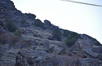 Gümüşhane'de doğa yürüyüşü sırasında kayalıklardan düşen hemşire yaralandı