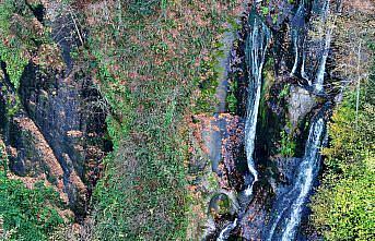 Güzeldere Şelalesi Tabiat Parkı'nda sonbahar renkleri
