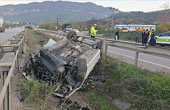 Karabük'te devrilen otomobildeki 2 kişi yaralandı