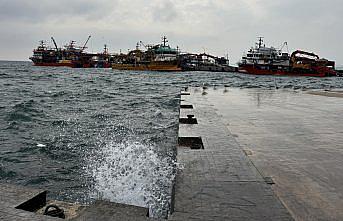 Karadeniz'deki etkili rüzgar balık avcılığını olumsuz etkiledi