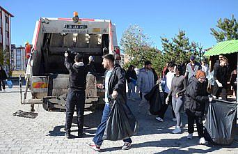 Kars’ta “Temiz çevre sağlıklı nesil” projesiyle öğrenciler çöp topladı