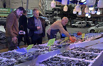 Rize'de hamsinin kilogramı 50 liraya satılıyor