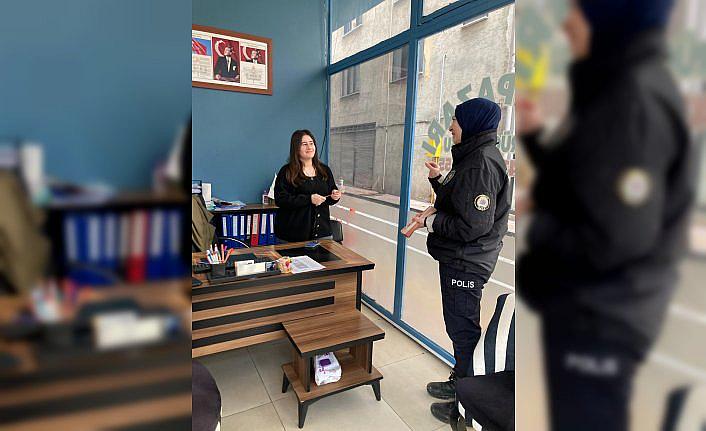 Salıpazarı'nda polis ekipleri KADES'i anlattı