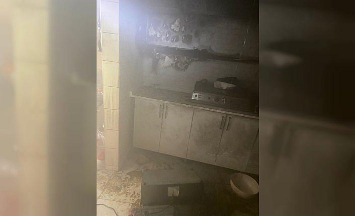 Bafra'da iş yerinde çıkan yangın hasara neden oldu