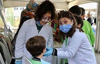 Samsun'da minik “sağlık elçileri“ arkadaşlarına sağlıklı yaşamı öğretti