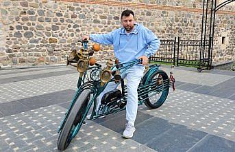 Samsunlu esnaf eski parçaları kullanarak elektrikli bisiklet yaptı