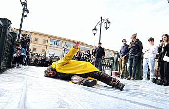 Sanatçı Mehmet Kavukcu'dan Bayburt'ta “Arınma“ performansı