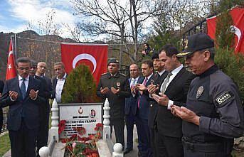 Şehit öğretmen Necmettin Yılmaz kabri başında anıldı