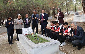 Şehit Öğretmen Oktay Türkoğlu mezarı başında anıldı