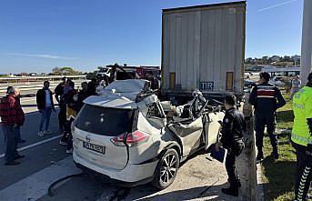 Sinop'ta otomobilin tıra çarptığı kazada bir kişi öldü