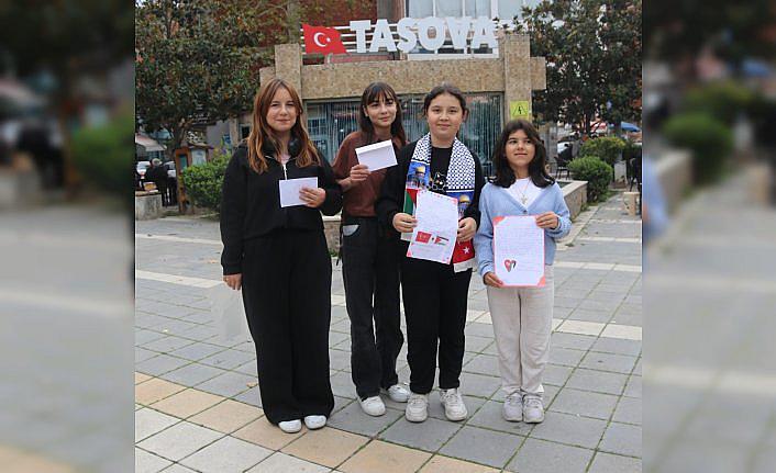 Taşovalı çocuklar yazdıkları mektup ve harçlıklarını Gazze'deki yaşıtlarına gönderdi
